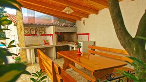 Outdoor dining - Apartments Ivanka 1056 (Pula)