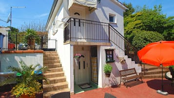 Apartment, 1 Bedroom (1227/11310) | Iron/ironing board, free cribs/infant beds, free WiFi, bed sheets