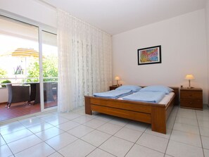 Apartment, 1 Bedroom (1421/13287) | Iron/ironing board, free WiFi, bed sheets