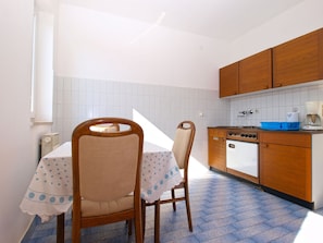Fridge, stovetop, coffee/tea maker, electric kettle - Apartments Sunrise 1421 (Medulin)