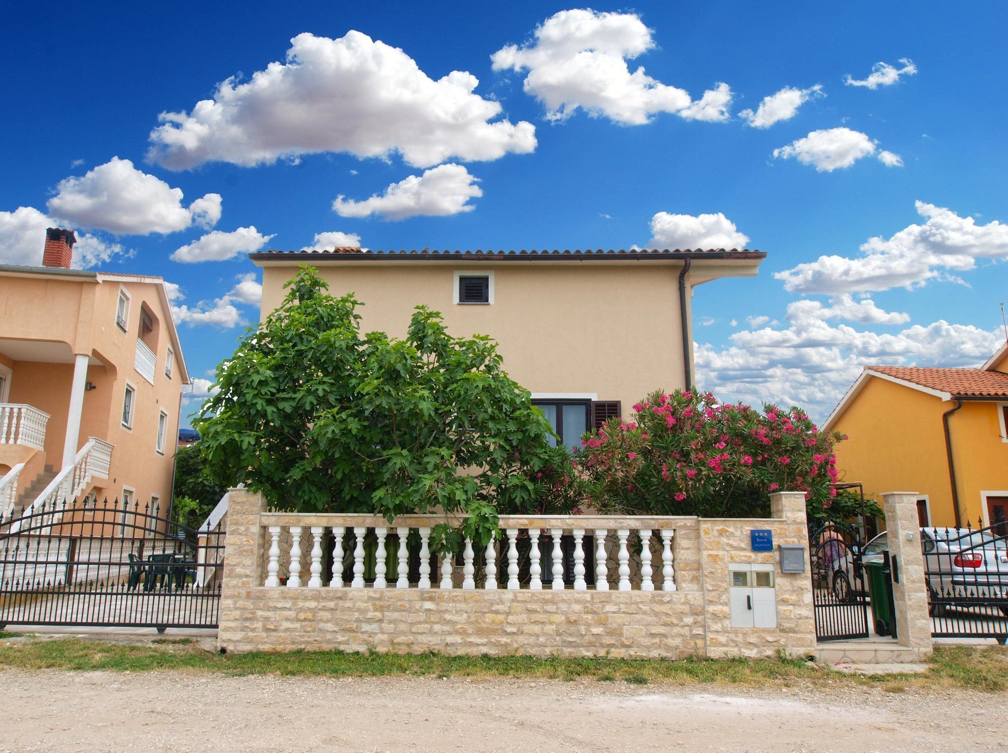 واجهة المنشأة