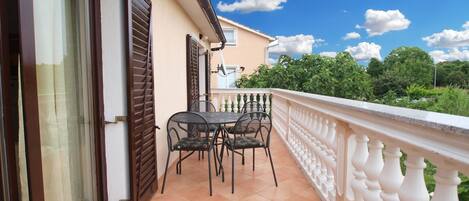 Apartment, 1 Bedroom (1390/13114) | Balcony