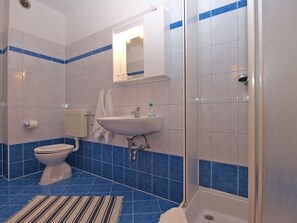 Kamar Triple, 1 kamar tidur (1452/13421) | Kamar mandi | Shower, pengering rambut,  dan handuk