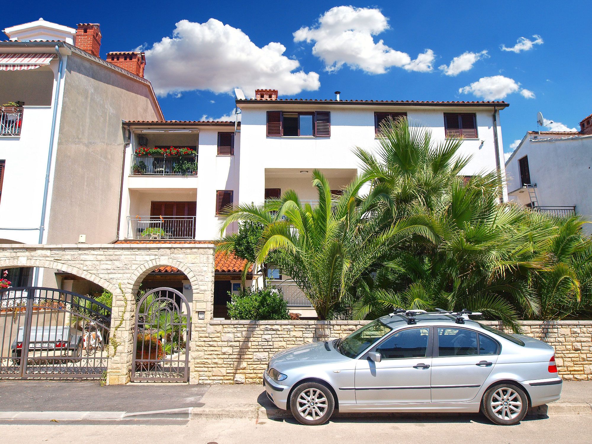 واجهة المنشأة