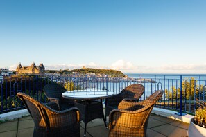 Terrace/patio - The Esplanade Hotel (Scarborough)