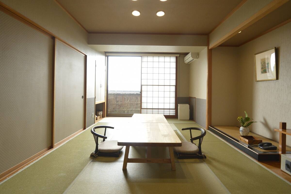 Traditionele kamer, op benedenverdieping (Japanese-style, Check in 3-6pm) | Een minibar, een kluis op de kamer, gratis wifi