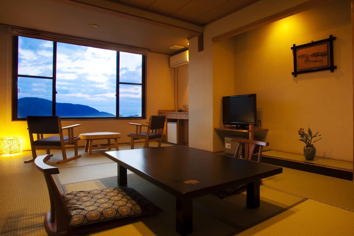 Traditionele kamer, uitzicht op bergen (Japanese-style, Check in 3-6pm) | Een minibar, een kluis op de kamer, gratis wifi
