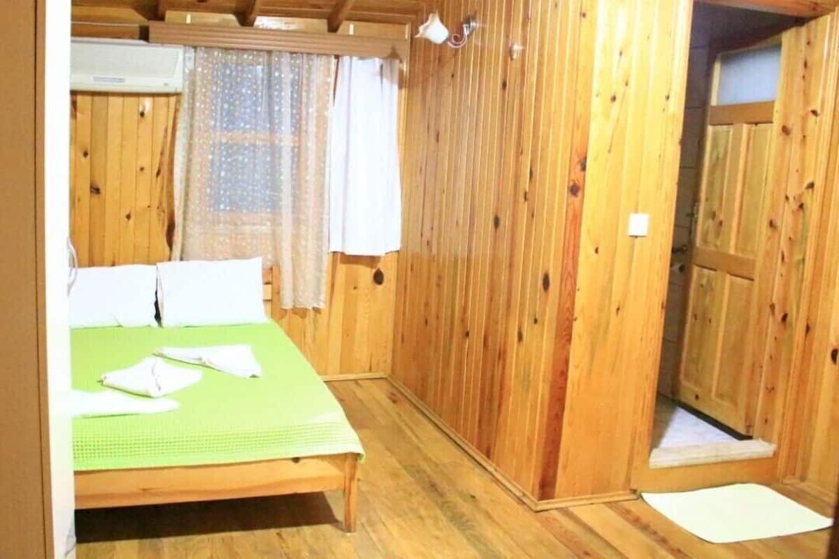 Standard Room | 2 bilik tidur, peralatan tempat tidur premium, meja