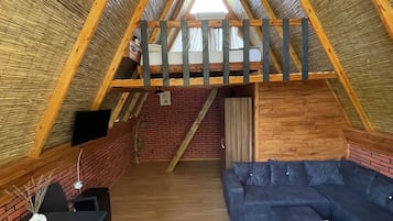 Comfort-Bungalow | Hochwertige Bettwaren, Schreibtisch, laptopgeeigneter Arbeitsplatz