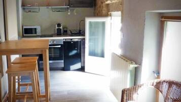 Studio (Le Pigeonnier) | Premium bedding, minibar, individually decorated, iron/ironing board