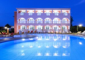 Outdoor pool - Aeon Hotel (Zakynthos)
