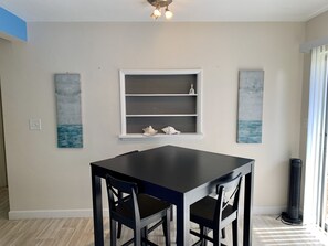 Standard Cottage, 2 Bedrooms (2 Bedroom House 2) | In-room dining