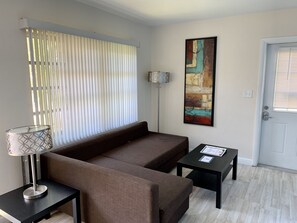 Standard Cottage, 2 Bedrooms (2 Bedroom House 2) | Living room