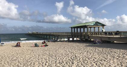 Atlantic Beach & Harbor Resort