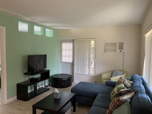 Standard Cottage, 2 Bedrooms (2 Bedroom House 3) | Living room