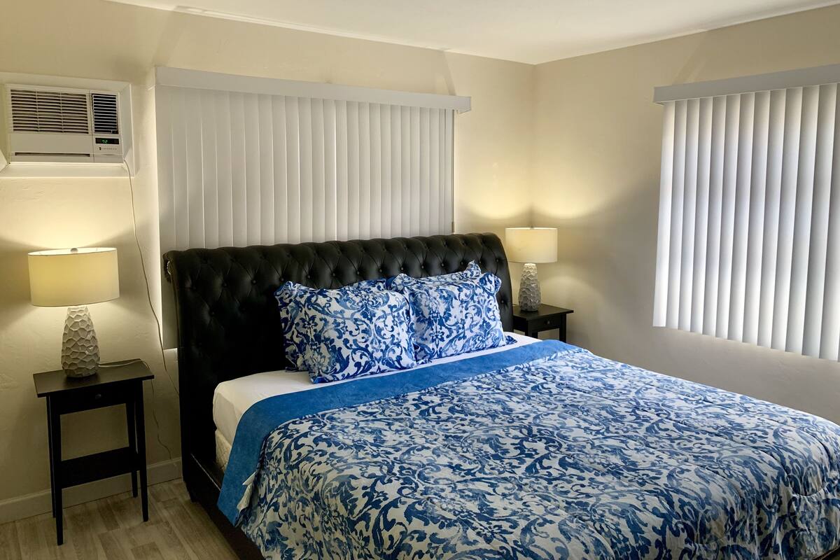 Standard Cottage, 2 Bedrooms (2 Bedroom House 2) | Soundproofing, iron/ironing board, free WiFi, bed sheets