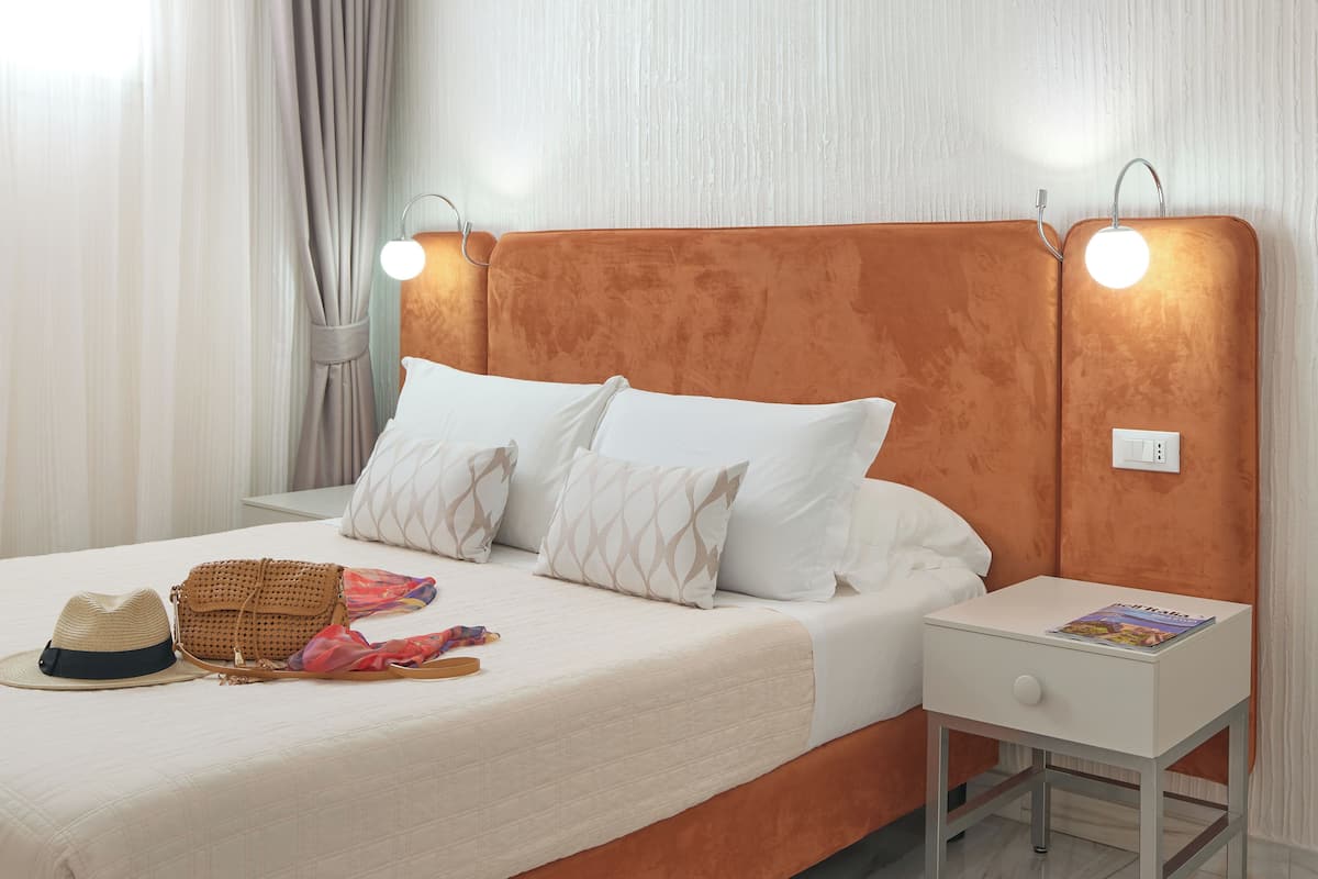 Economy tweepersoonskamer, 1 twijfelaar | 1 slaapkamer, luxe beddengoed, donzen dekbedden, pillowtop-bedden