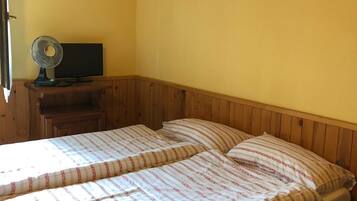Traditional Triple Room, Accessible | Free cribs/infant beds, wheelchair access