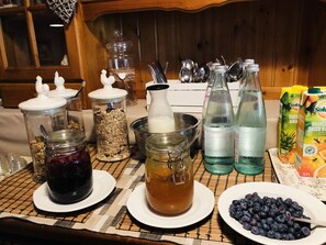 Free daily buffet breakfast