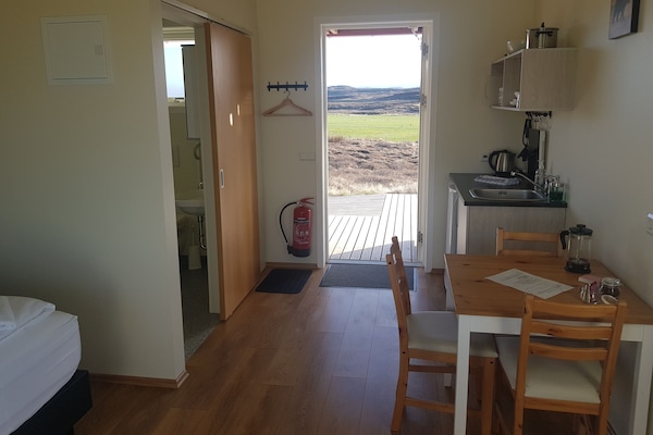 Estúdio básico, 1 cama Queen e sofá-cama, acessível, vista para a montanha | Cortinas blackout, quartos à prova de som, Wi-Fi de cortesia