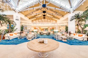 Lobby sitting area - Margaritaville Resort Orlando with H2O Waterpark (Kissimmee)