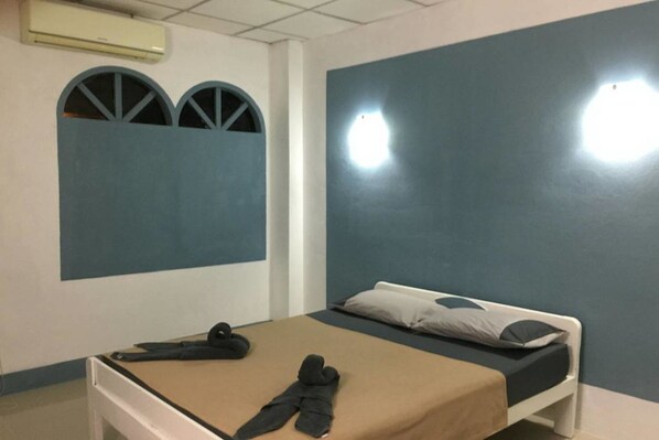 Economy Room | Free WiFi - Khok Chang Building (Karon)