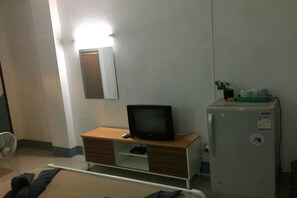 Economy Room | Room amenity - Khok Chang Building (Karon)