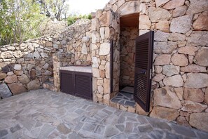 Deluxe House, 2 Bedrooms, Patio | Terrace/patio