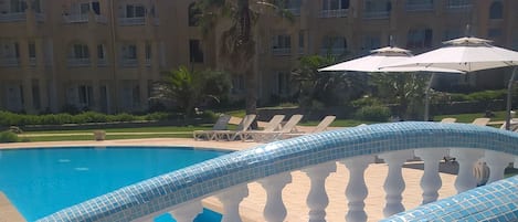 Piscine couverte, 3 piscines extérieures, cabanons gratuits