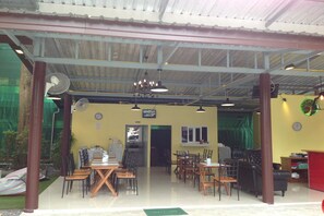 Daily continental breakfast for a fee - Sandy House Rawai (Rawai)