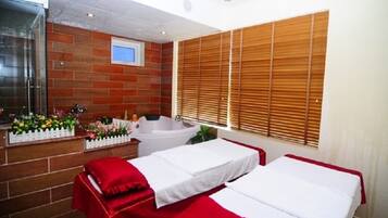 Sauna, bain à remous, hammam, salles de massage et de soins