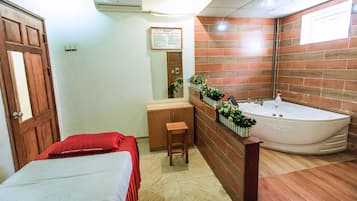 Sauna, Whirlpool, Dampfbad, Massage- und Behandlungsräume