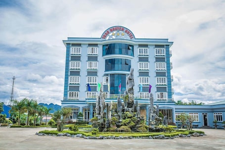 Fachada de la propiedad