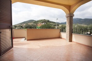 Deluxe Apartment, 3 Bedrooms | Terrace/patio
