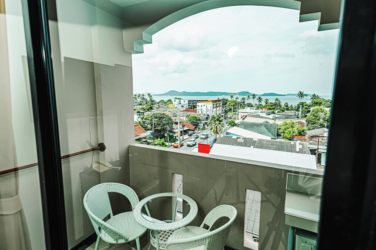 In-room safe, blackout curtains, rollaway beds, free WiFi