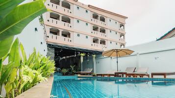 Hồ bơi ngoài trời, hồ bơi thác nước