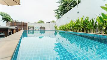 Hồ bơi ngoài trời, hồ bơi thác nước