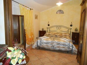 Cots/infant beds, free WiFi - Agriturismo Terra Nostra (Corleto Monforte)
