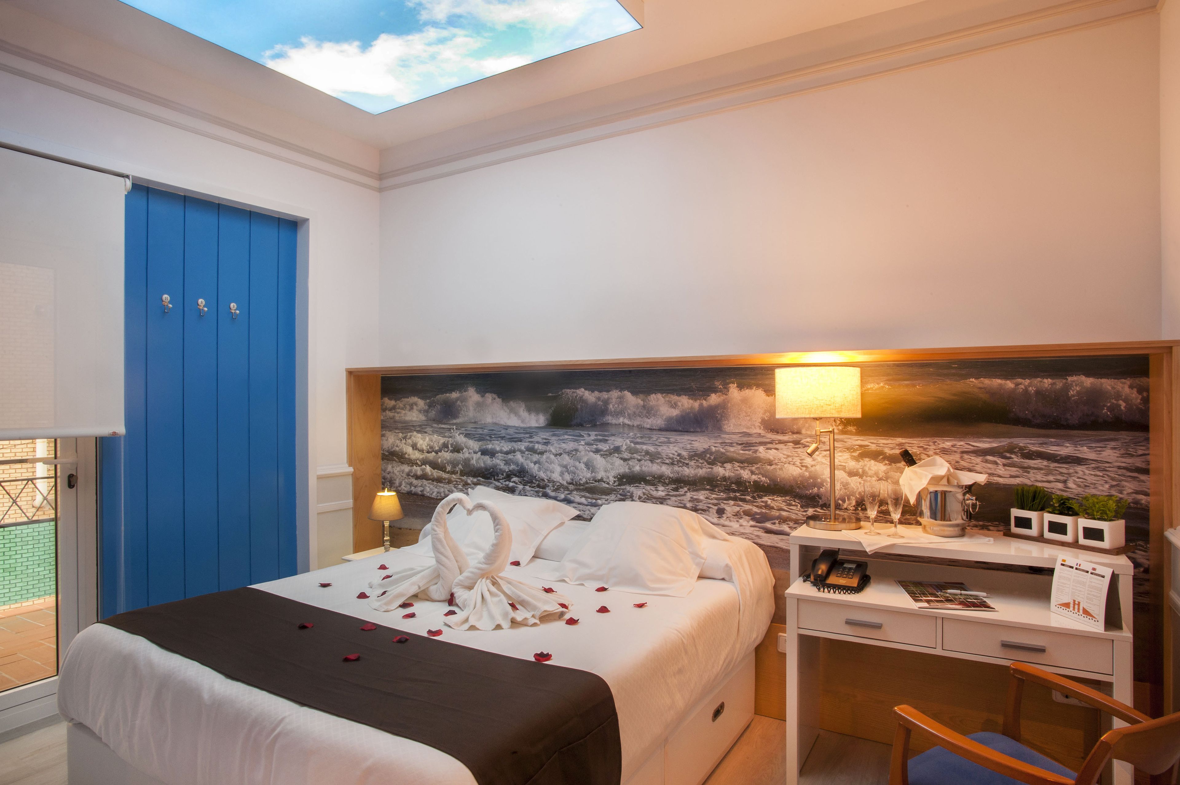 double room, terrace | in-room safe, free wifi