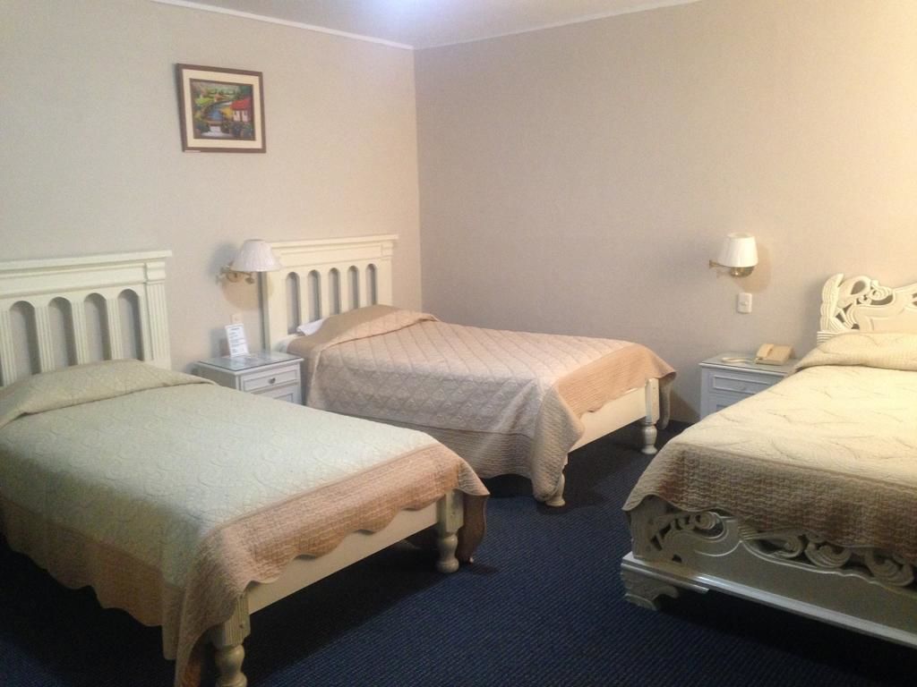 Triple Room | Minibar, free WiFi