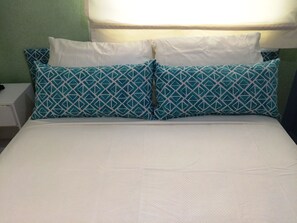 Basic Apartment, 1 Queen Bed, Garden View | 1 bedroom, iron/ironing board, free WiFi, bed sheets - Stay Awhile Apartment (Harrismith)