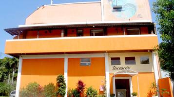 Fachada da propriedade