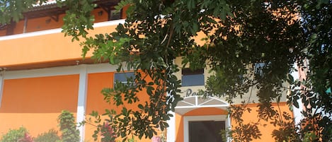 Fachada da propriedade