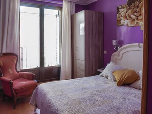 Caja de seguridad en la habitación y cortinas blackout