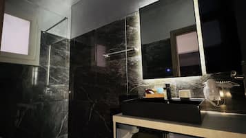 Brand new luxury apartment, Sea view | Bilik Mandi | Pancuran mandi, hulu semburan hidrourut
