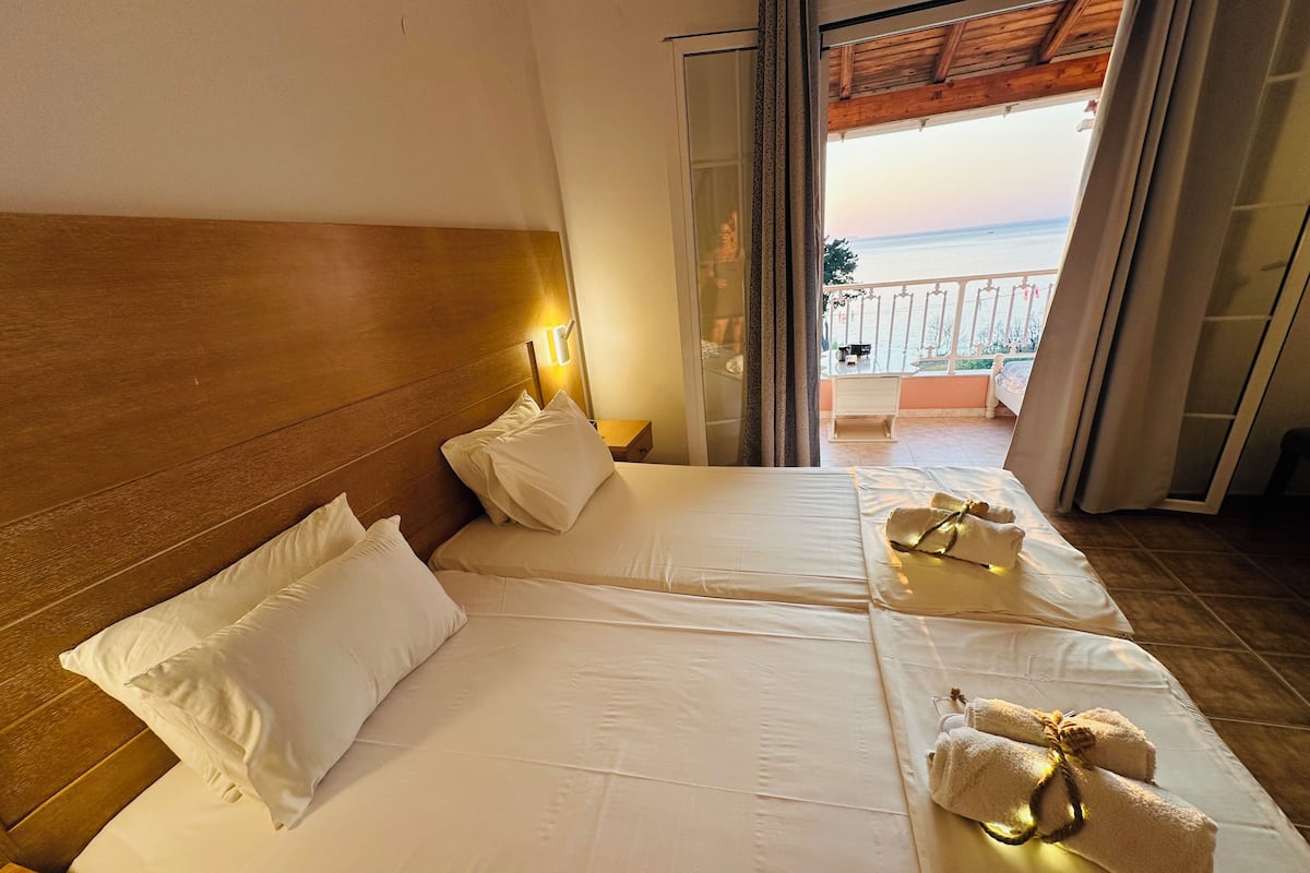 Duplex Apartment, Sea View | 2 slaapkamers, luxe beddengoed, individueel gedecoreerd