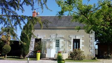 Individually decorated, individually furnished, free WiFi