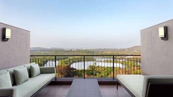 Ropa de cama de alta calidad y minibar