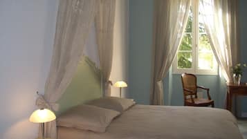 Double Room | Individually decorated, individually furnished, desk, blackout curtains