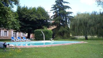 Seasonal outdoor pool